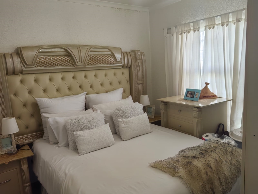 2 Bedroom Property for Sale in Aureus Gauteng