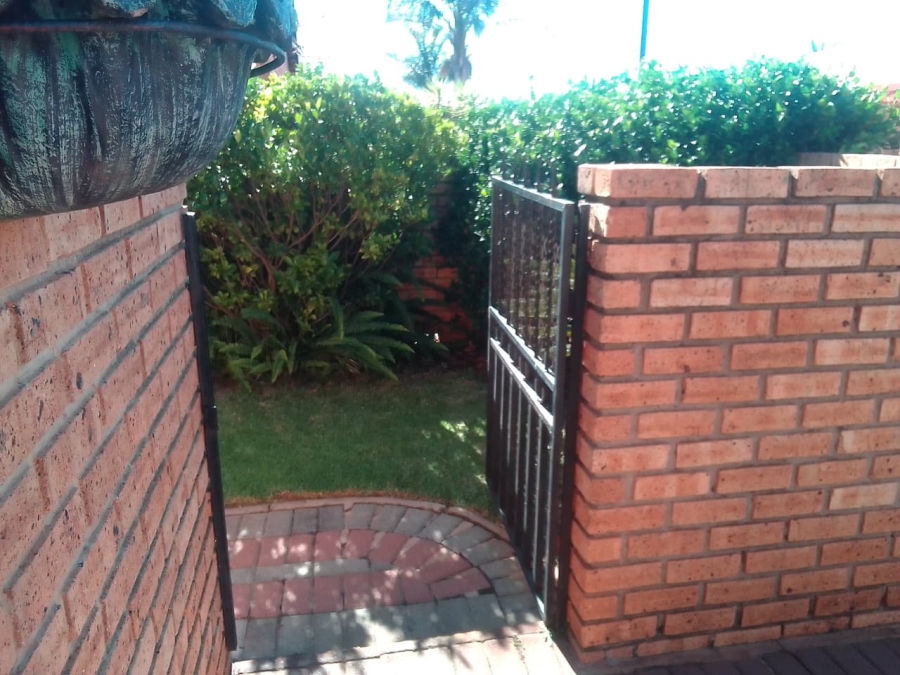 3 Bedroom Property for Sale in Eike Park Gauteng