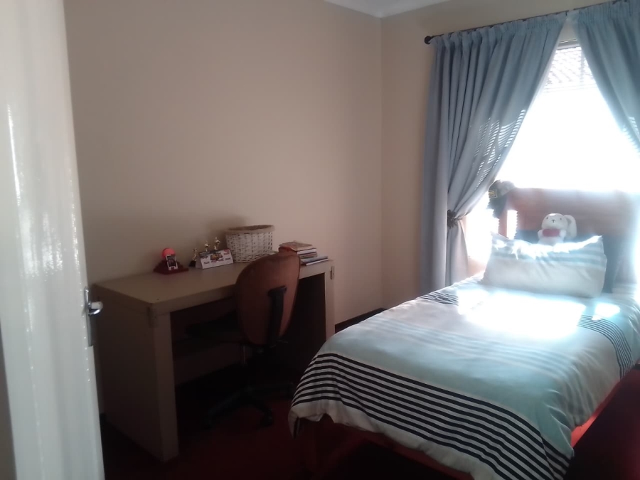 3 Bedroom Property for Sale in Eike Park Gauteng