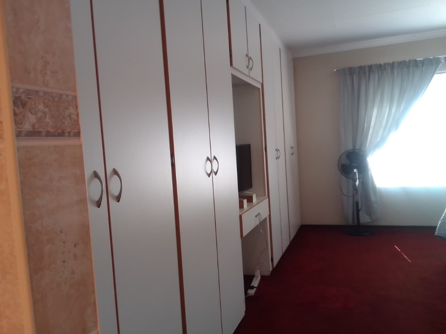 3 Bedroom Property for Sale in Eike Park Gauteng