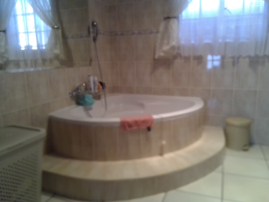 3 Bedroom Property for Sale in Eike Park Gauteng