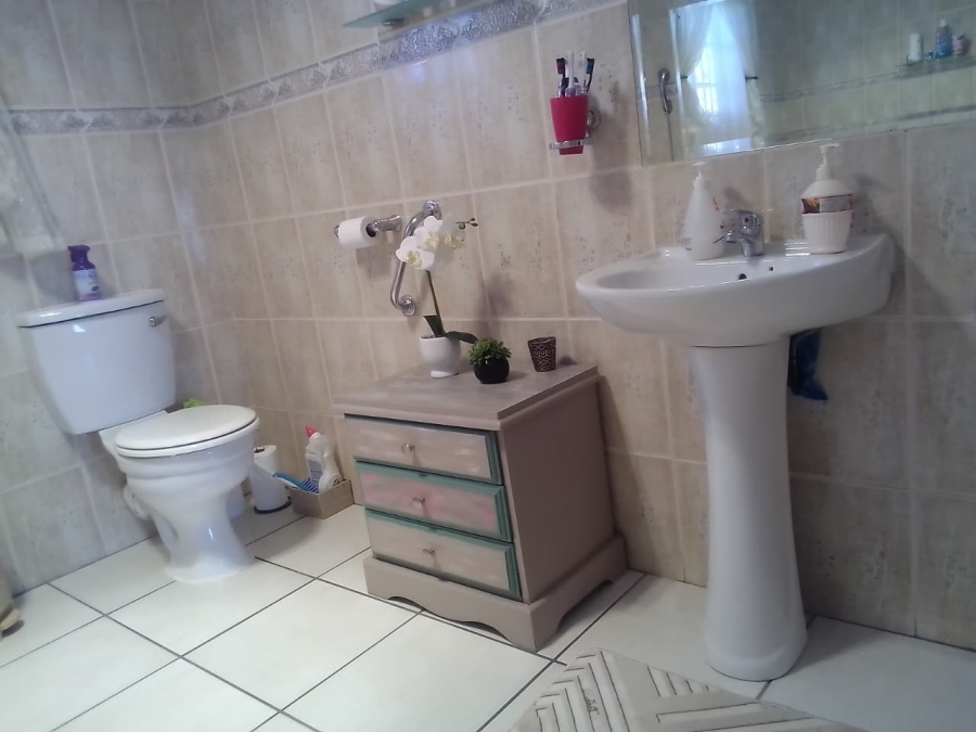 3 Bedroom Property for Sale in Eike Park Gauteng