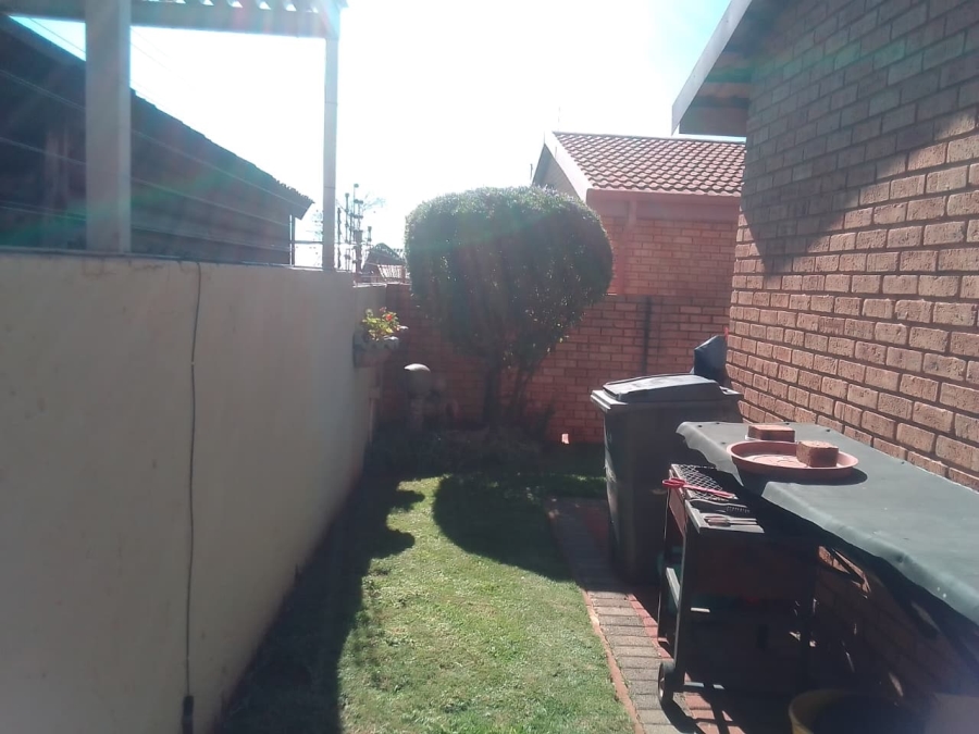 3 Bedroom Property for Sale in Eike Park Gauteng