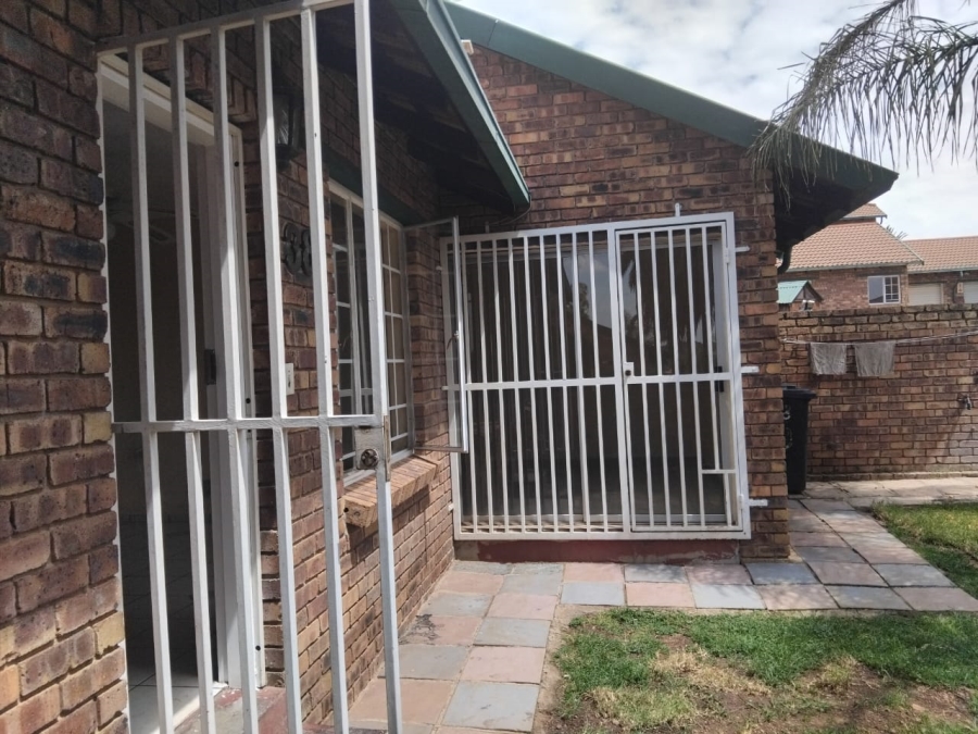 3 Bedroom Property for Sale in Birchleigh Gauteng