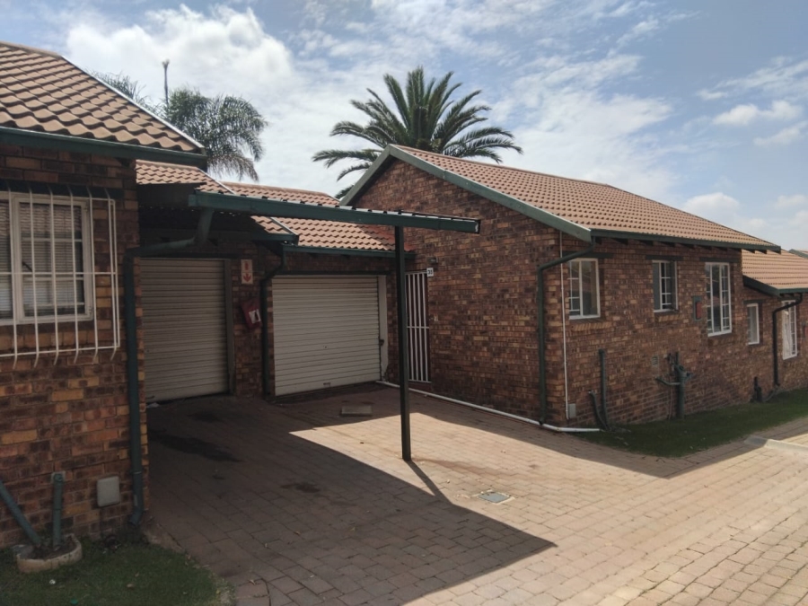 3 Bedroom Property for Sale in Birchleigh Gauteng