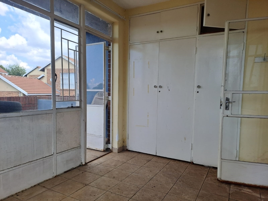 1 Bedroom Property for Sale in Edleen Gauteng
