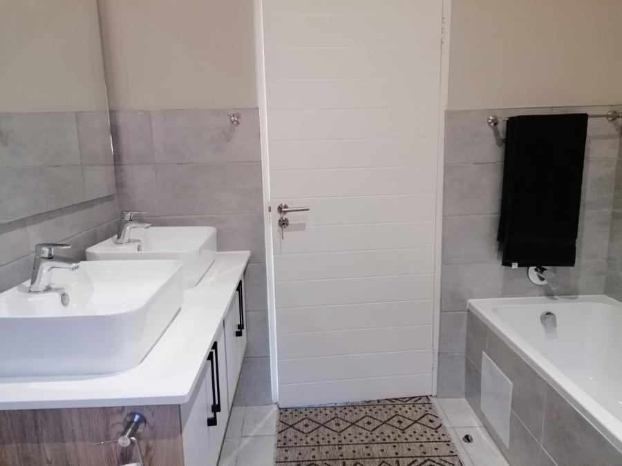 3 Bedroom Property for Sale in Boardwalk Villas Gauteng