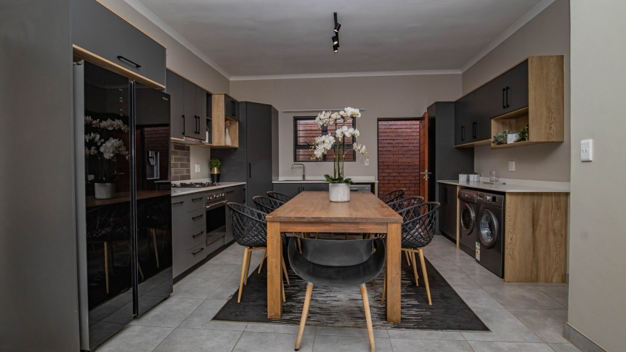 3 Bedroom Property for Sale in Boardwalk Villas Gauteng