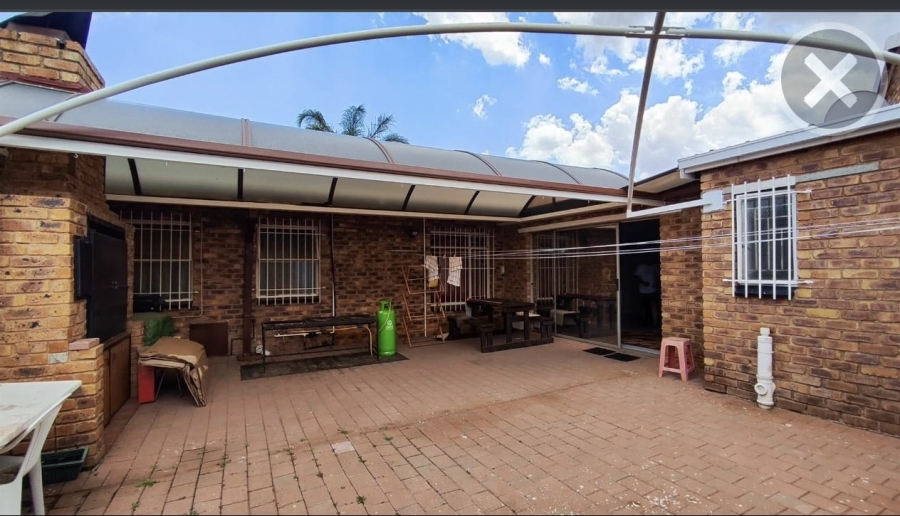 3 Bedroom Property for Sale in Edleen Gauteng