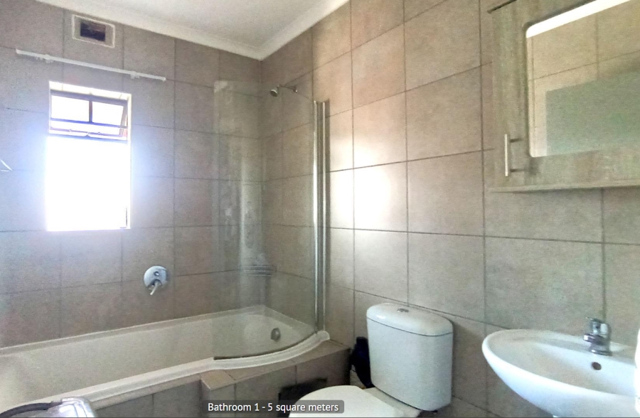 2 Bedroom Property for Sale in Montana Tuine Gauteng