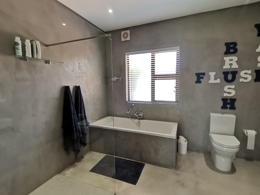 3 Bedroom Property for Sale in Brackenhurst Gauteng