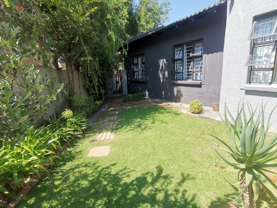3 Bedroom Property for Sale in Brackenhurst Gauteng