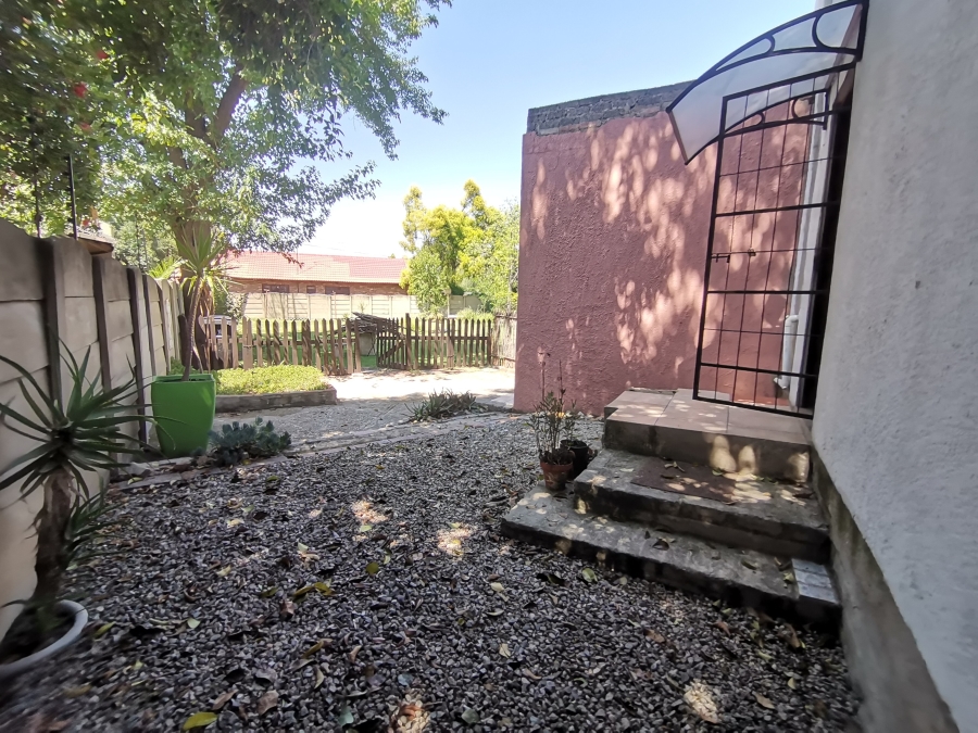 3 Bedroom Property for Sale in Brackenhurst Gauteng