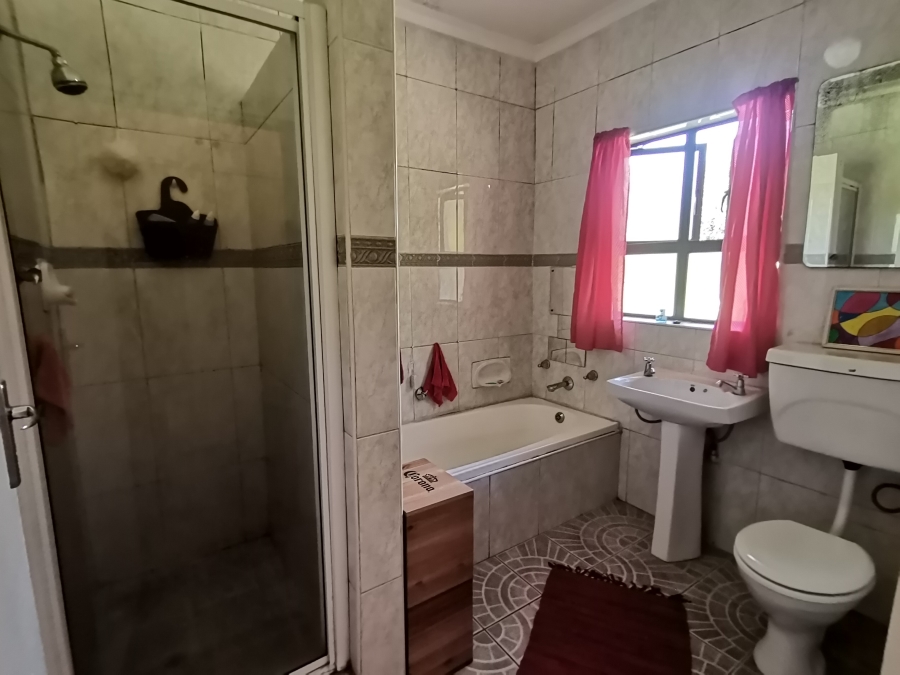 3 Bedroom Property for Sale in Brackenhurst Gauteng