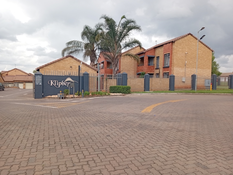 2 Bedroom Property for Sale in Equestria Gauteng