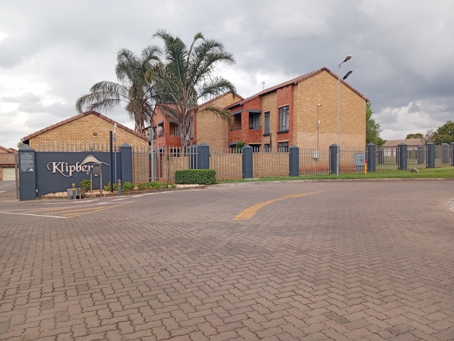 2 Bedroom Property for Sale in Equestria Gauteng