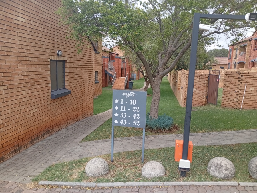 2 Bedroom Property for Sale in Equestria Gauteng