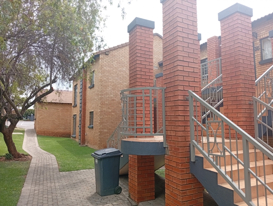 2 Bedroom Property for Sale in Equestria Gauteng