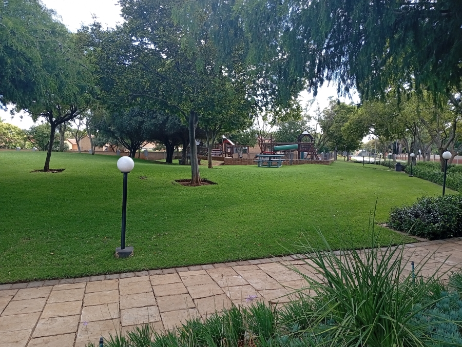 2 Bedroom Property for Sale in Equestria Gauteng