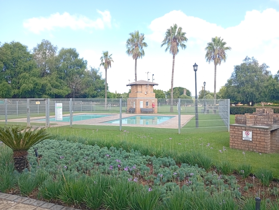 2 Bedroom Property for Sale in Equestria Gauteng