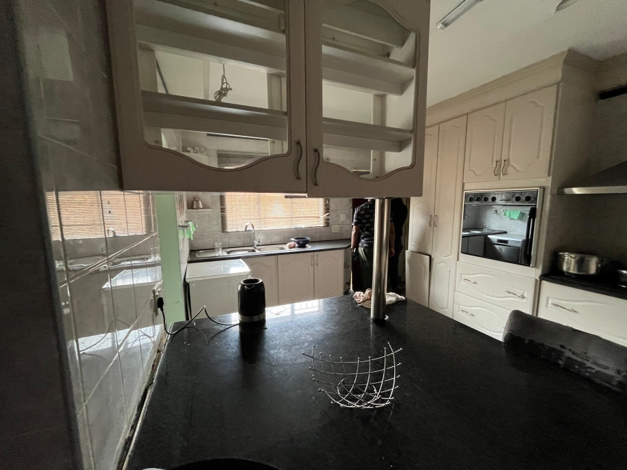 4 Bedroom Property for Sale in Birchleigh North Gauteng