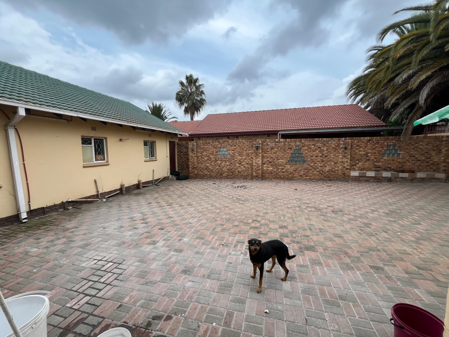 4 Bedroom Property for Sale in Birchleigh North Gauteng
