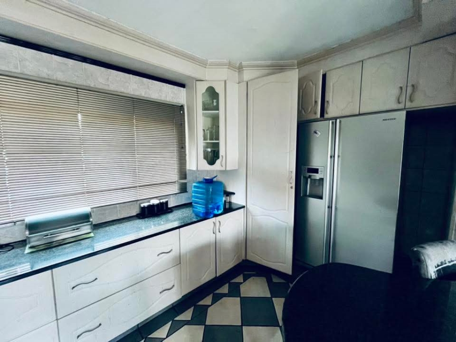 4 Bedroom Property for Sale in Birchleigh North Gauteng