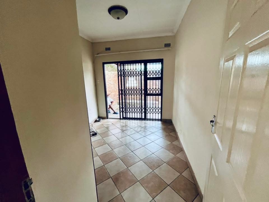 4 Bedroom Property for Sale in Birchleigh North Gauteng