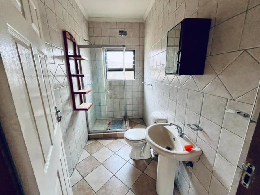 4 Bedroom Property for Sale in Birchleigh North Gauteng