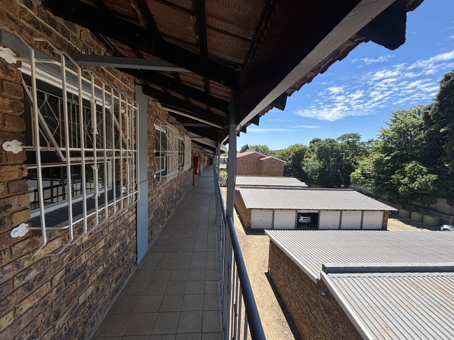 To Let 2 Bedroom Property for Rent in Robindale Gauteng