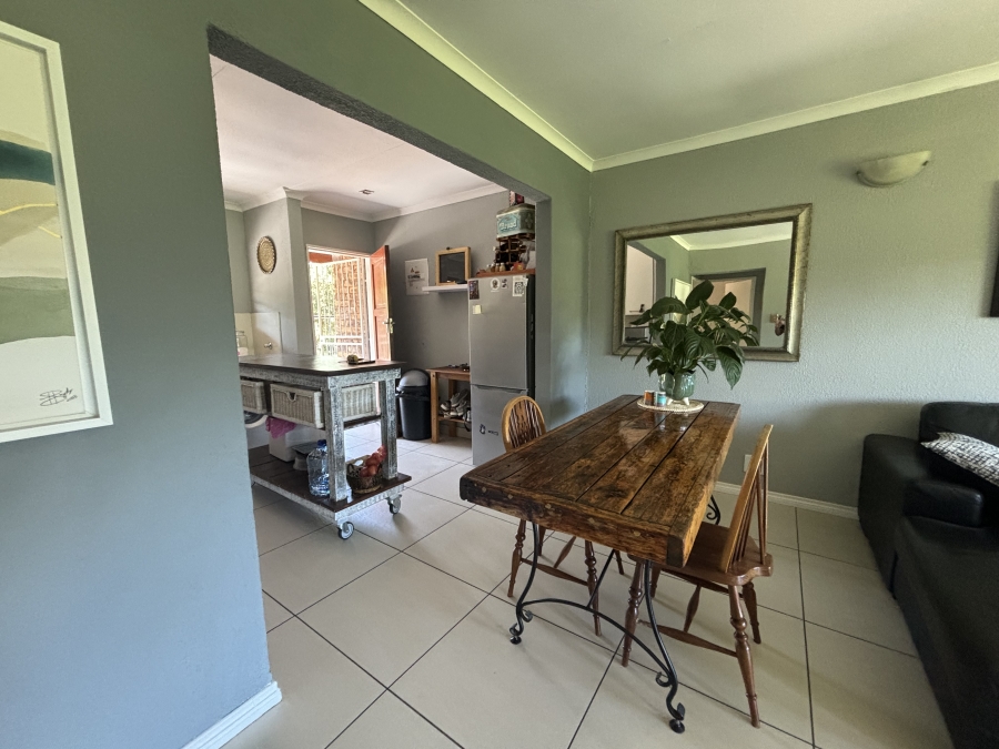 To Let 2 Bedroom Property for Rent in Robindale Gauteng