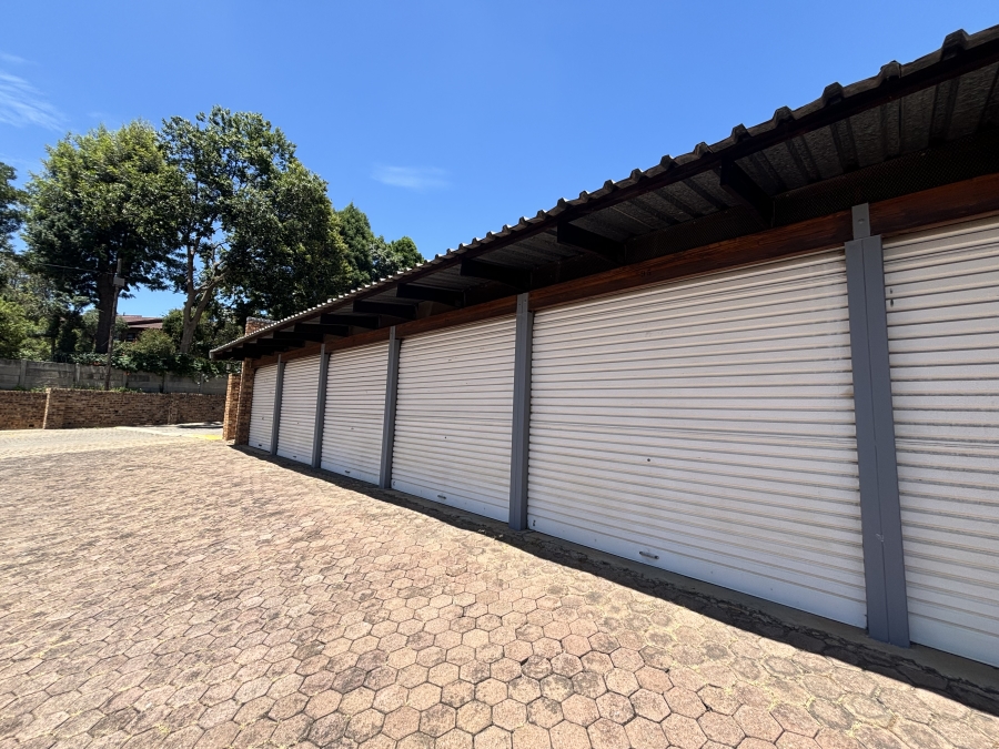 To Let 2 Bedroom Property for Rent in Robindale Gauteng
