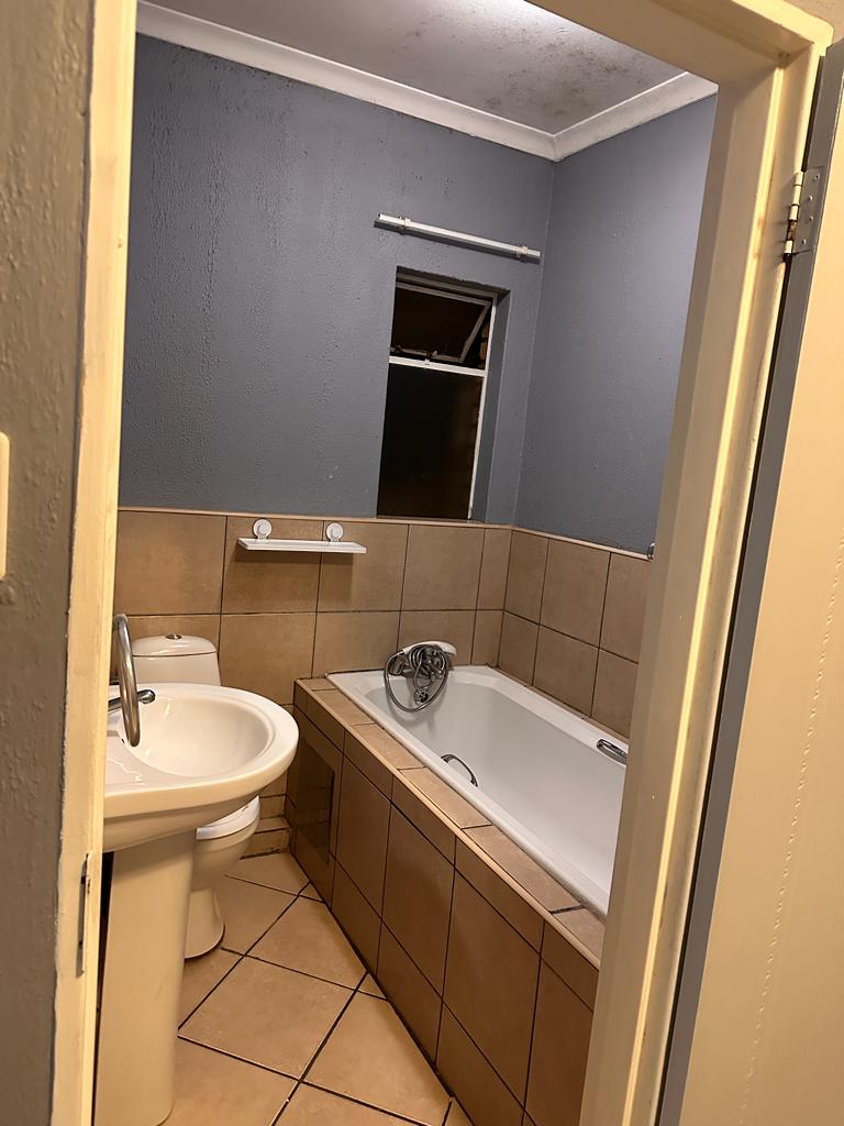 2 Bedroom Property for Sale in Krugersrus Gauteng