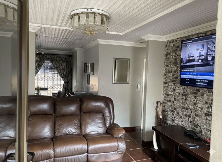3 Bedroom Property for Sale in Mahube Valley Gauteng