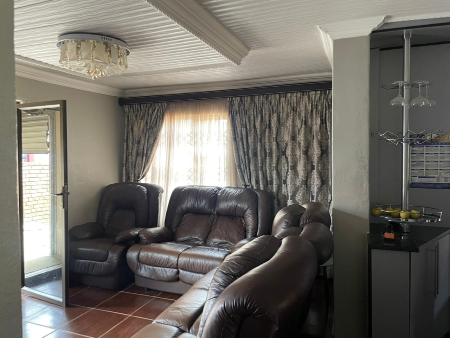 3 Bedroom Property for Sale in Mahube Valley Gauteng