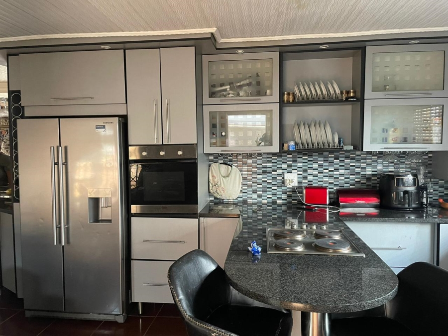 3 Bedroom Property for Sale in Mahube Valley Gauteng