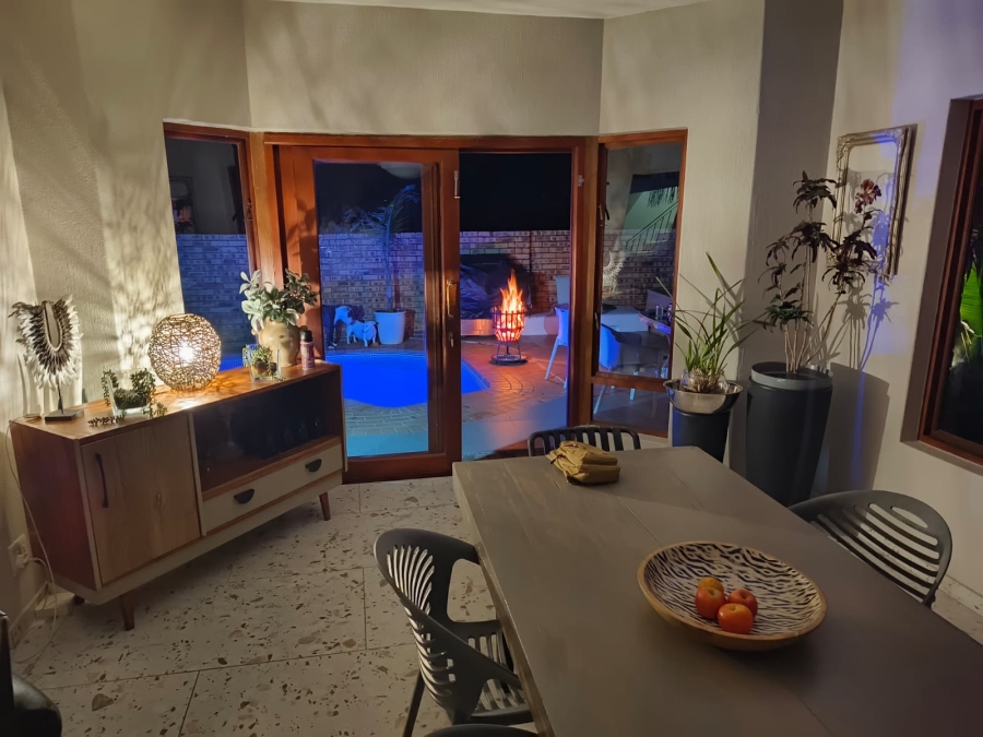 4 Bedroom Property for Sale in Silver Lakes Gauteng