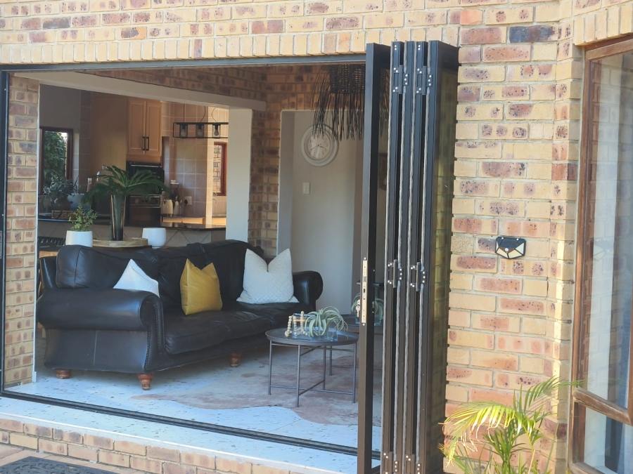 4 Bedroom Property for Sale in Silver Lakes Gauteng