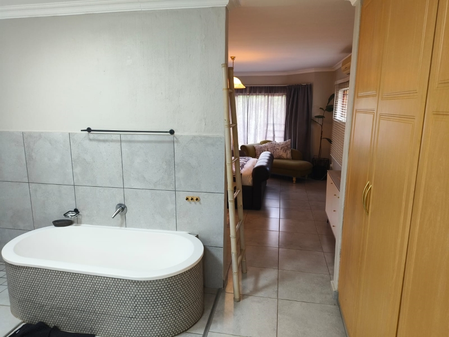 4 Bedroom Property for Sale in Silver Lakes Gauteng