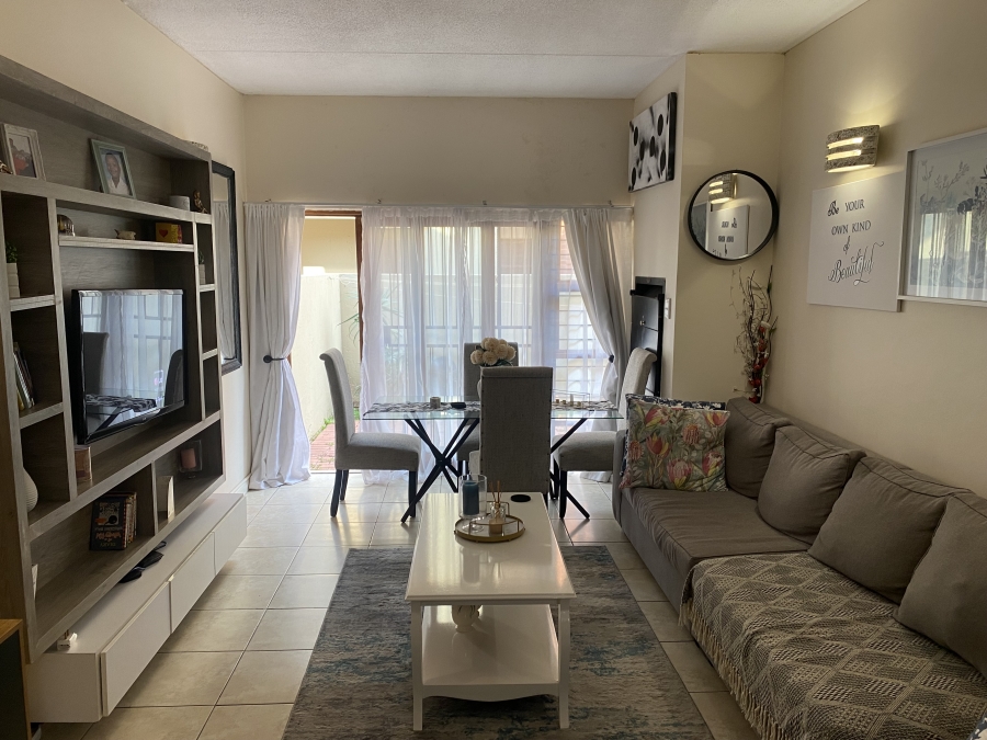 To Let 2 Bedroom Property for Rent in Pretorius Park Gauteng