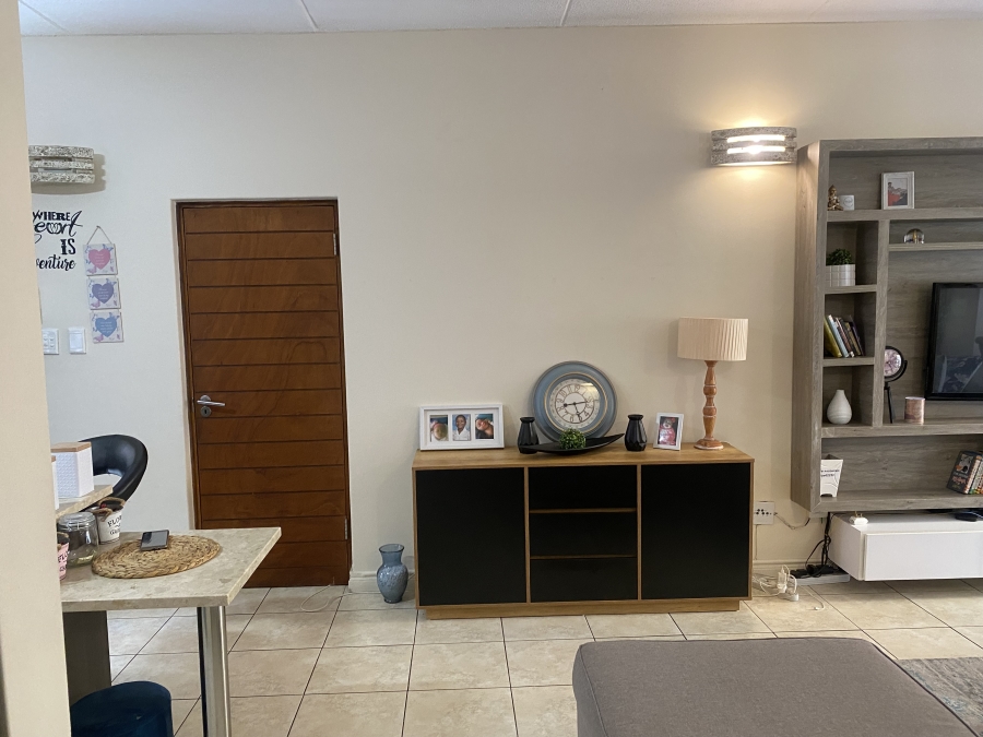 To Let 2 Bedroom Property for Rent in Pretorius Park Gauteng