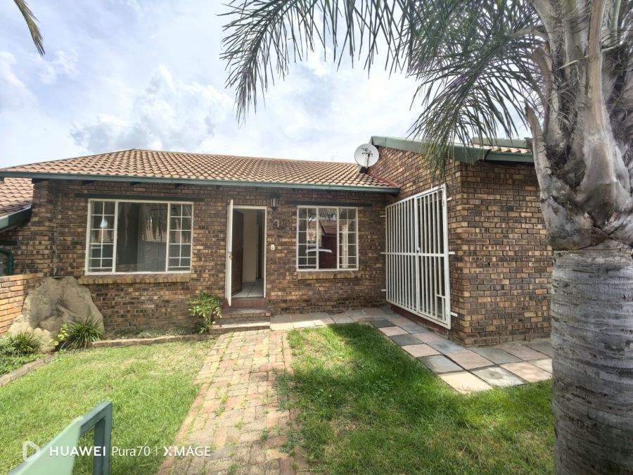 3 Bedroom Property for Sale in Birchleigh Gauteng