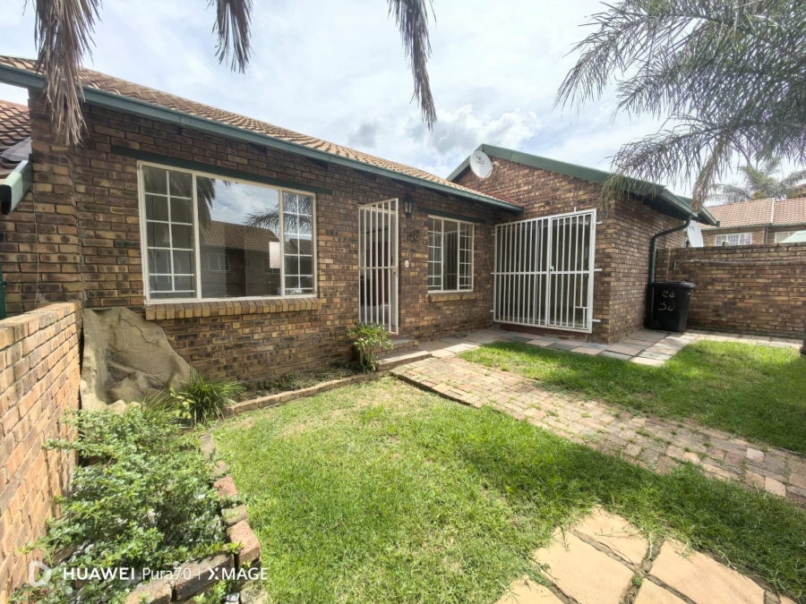 3 Bedroom Property for Sale in Birchleigh Gauteng