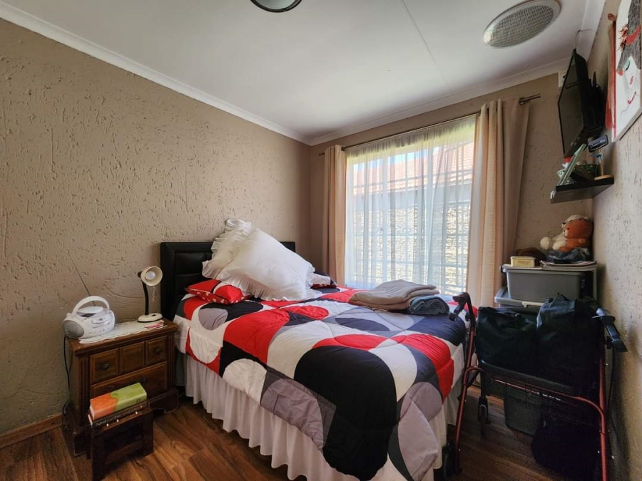 4 Bedroom Property for Sale in Sonneveld Gauteng