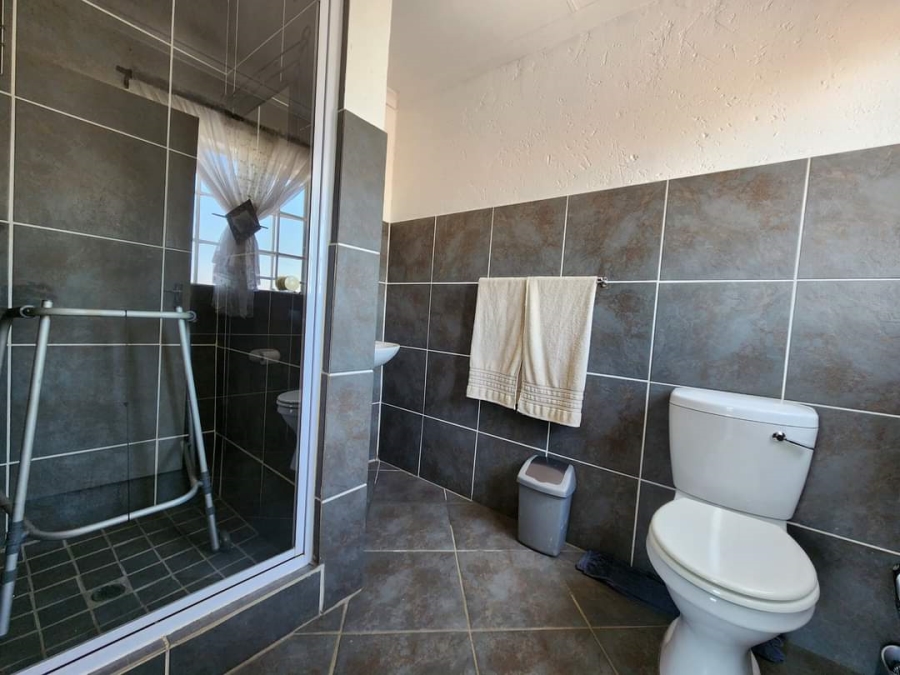 4 Bedroom Property for Sale in Sonneveld Gauteng