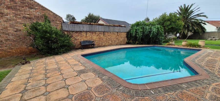 4 Bedroom Property for Sale in Dal Fouche Gauteng