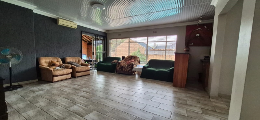 4 Bedroom Property for Sale in Dal Fouche Gauteng