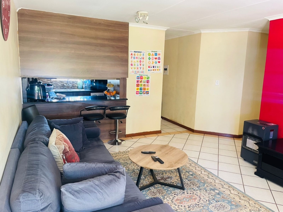 3 Bedroom Property for Sale in Die Hoewes Gauteng