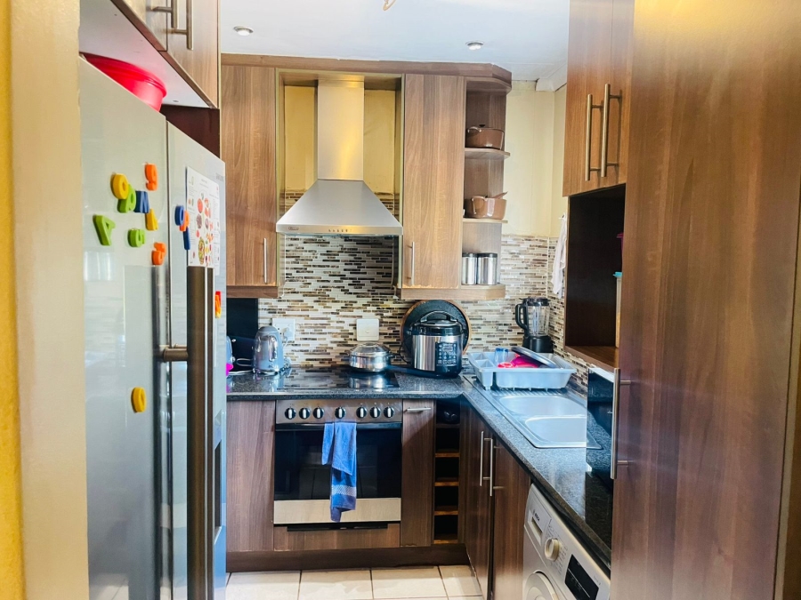 3 Bedroom Property for Sale in Die Hoewes Gauteng