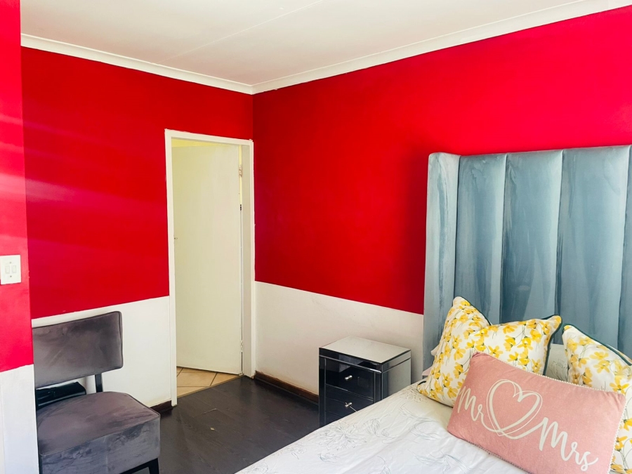 3 Bedroom Property for Sale in Die Hoewes Gauteng